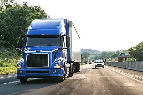 Avoid Driving in a Big Rig Truck's Blind Spots and other safety tips